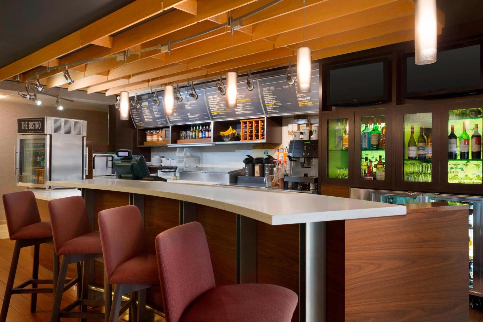 Courtyard By Marriott Champaign Hotel Екстериор снимка